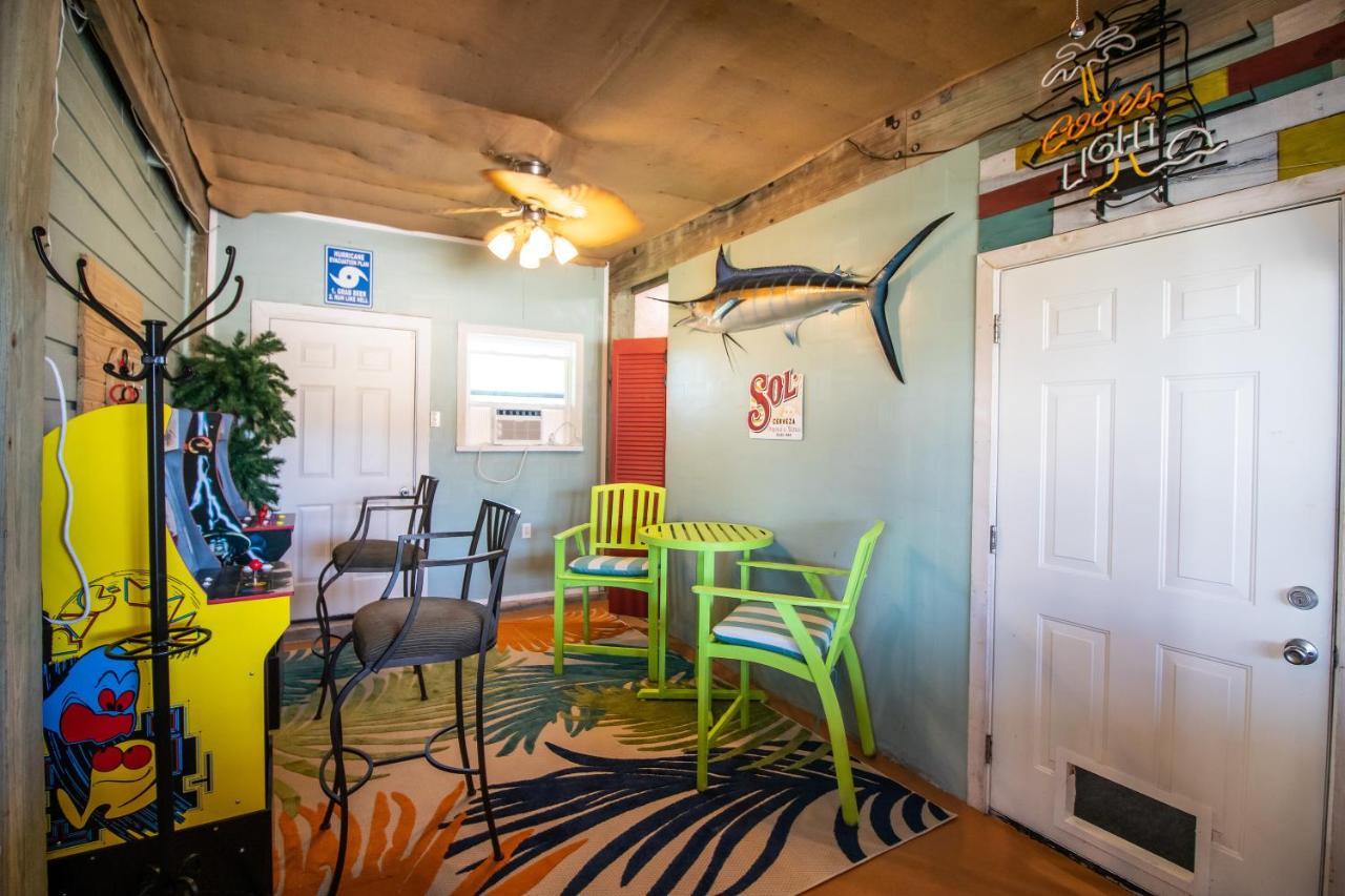 One-Of-A-Kind Beach Home With Lounge Bar Game Room Галвестон Экстерьер фото